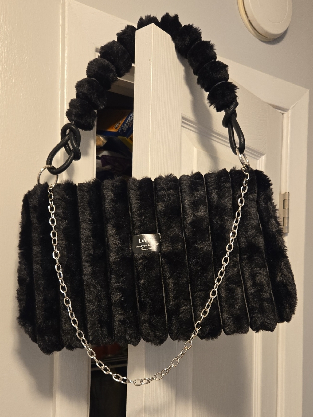 Black Soft Faux Fur Chain-Accent Shoulder Bag🖤 NEW